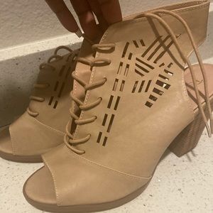 Restricted Lace up heel sandal Sz 10